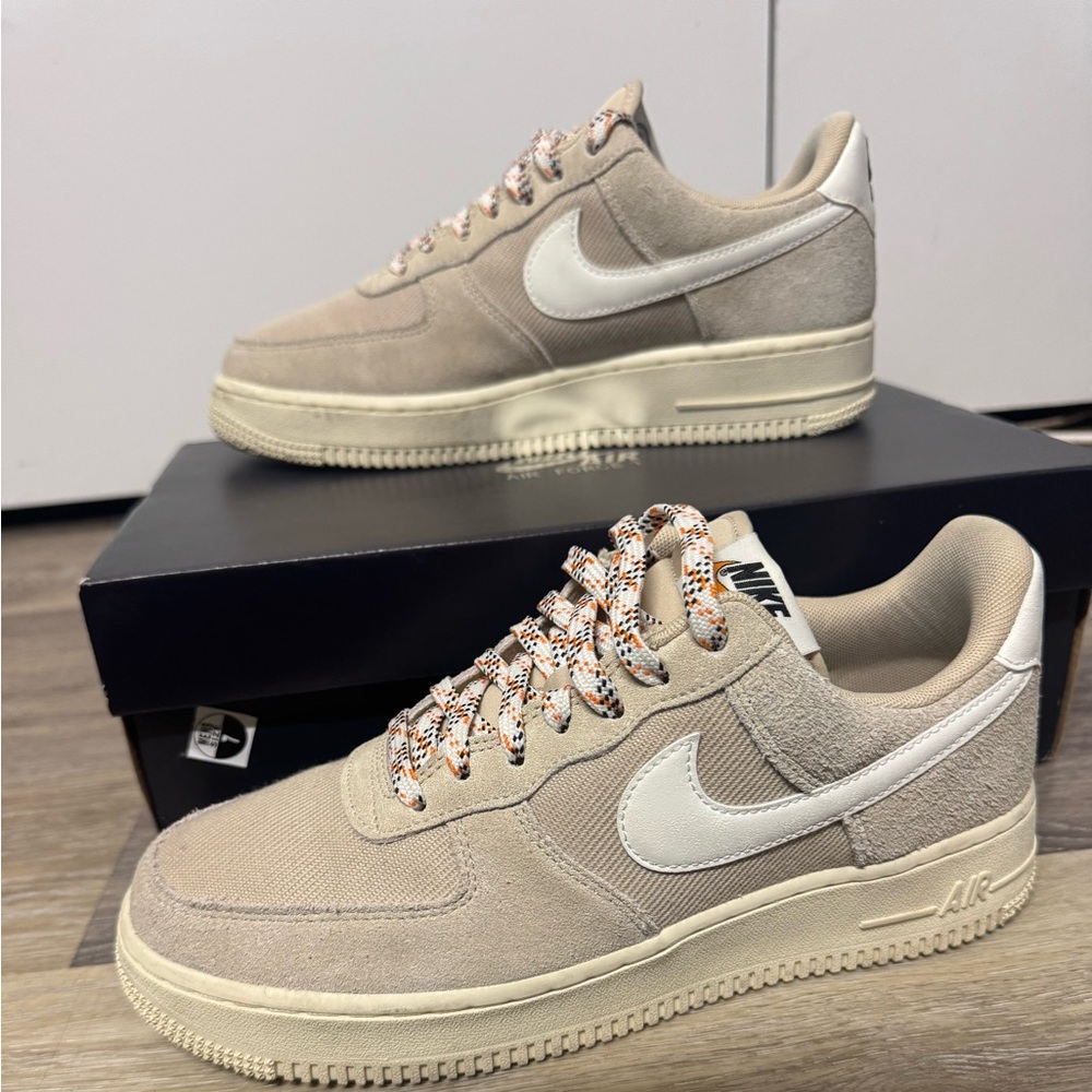 Nike Low-Top Sneakers — Beige/Cream
